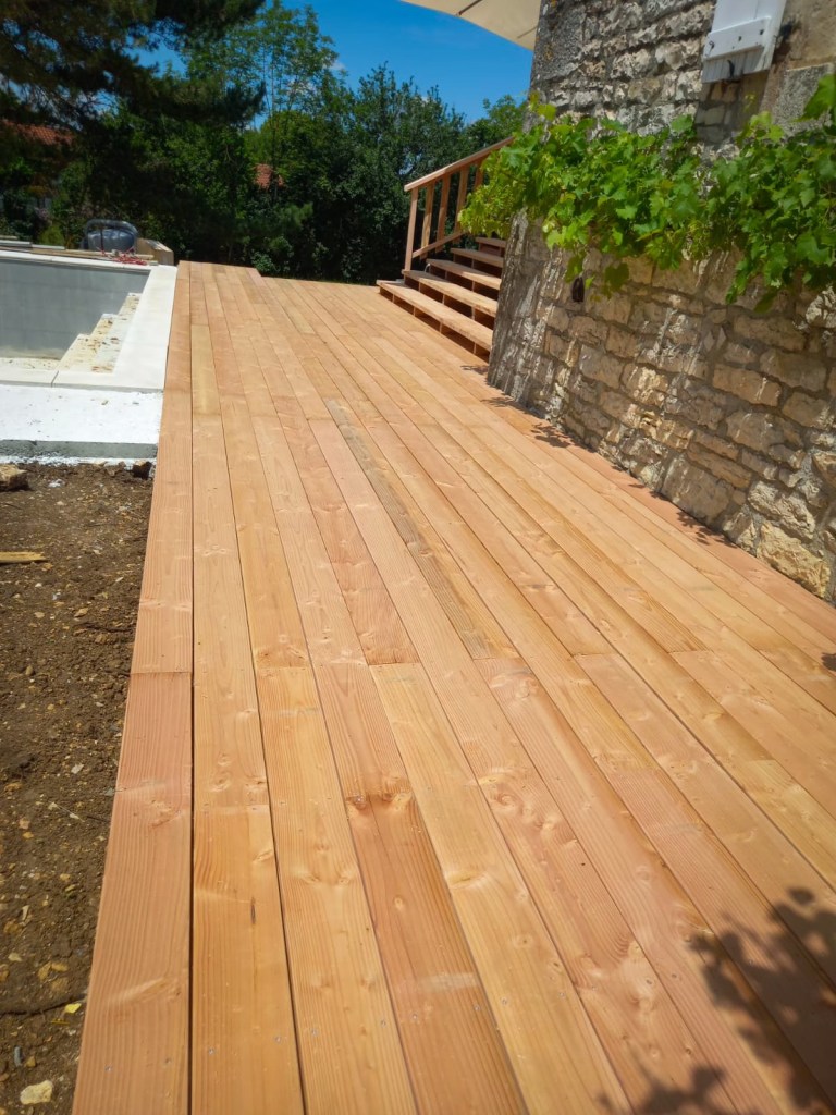 l'alternatif eco construction Villeneuve 12260 Occitanie Aveyron terrasse bois