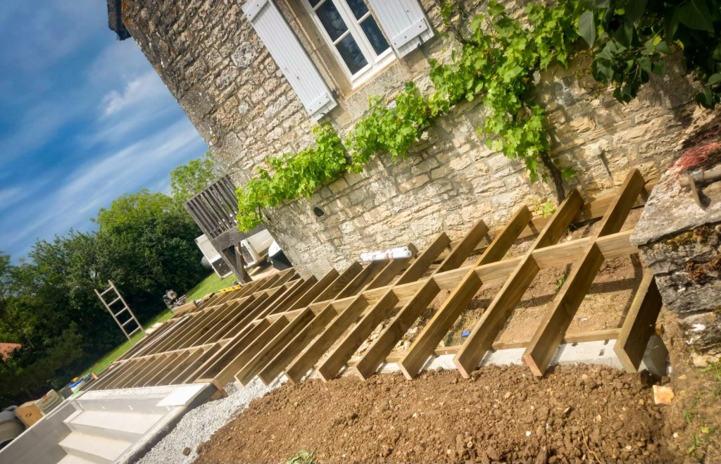 l'alternatif eco construction Villeneuve 12260 Occitanie Aveyron terrasse en bois